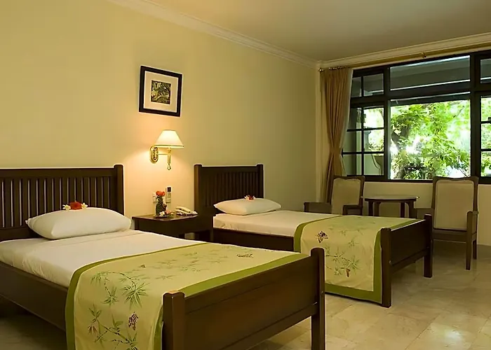 Puri Bambu Hotel 3*