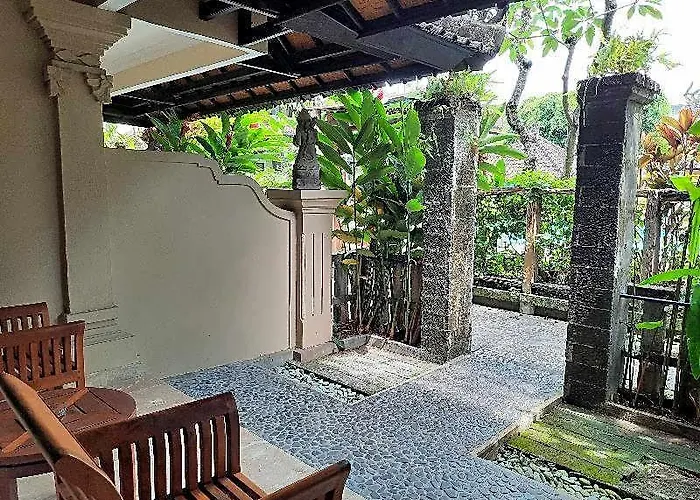 Hotel Puri Bambu 3*
