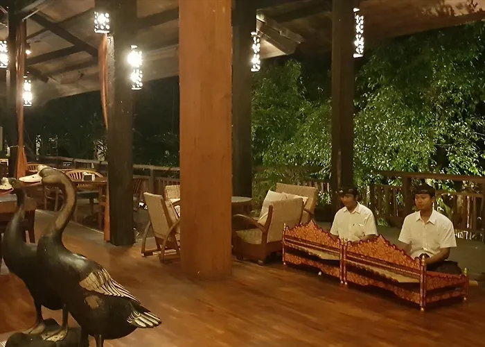Puri Bambu Hotel 3*